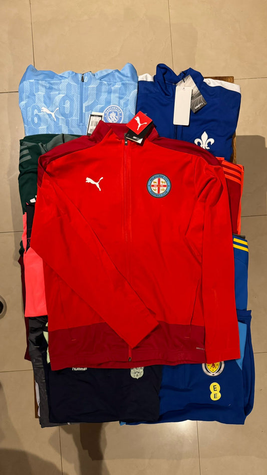 CAMPERA MELBOURNE DE ENTRENAMIENTO – TALLE L