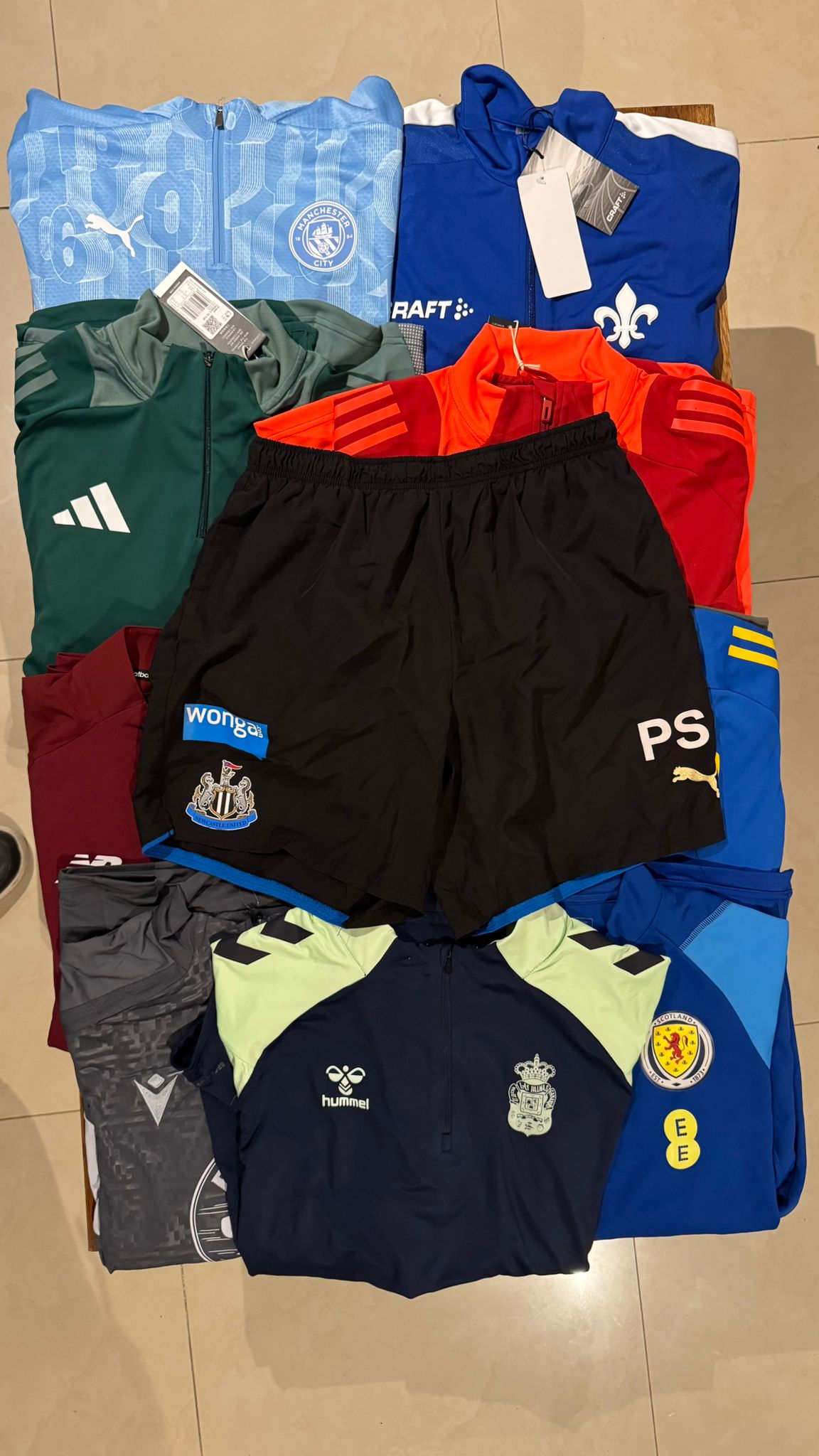 SHORT STAFF NEWCASTLE – TALLE L