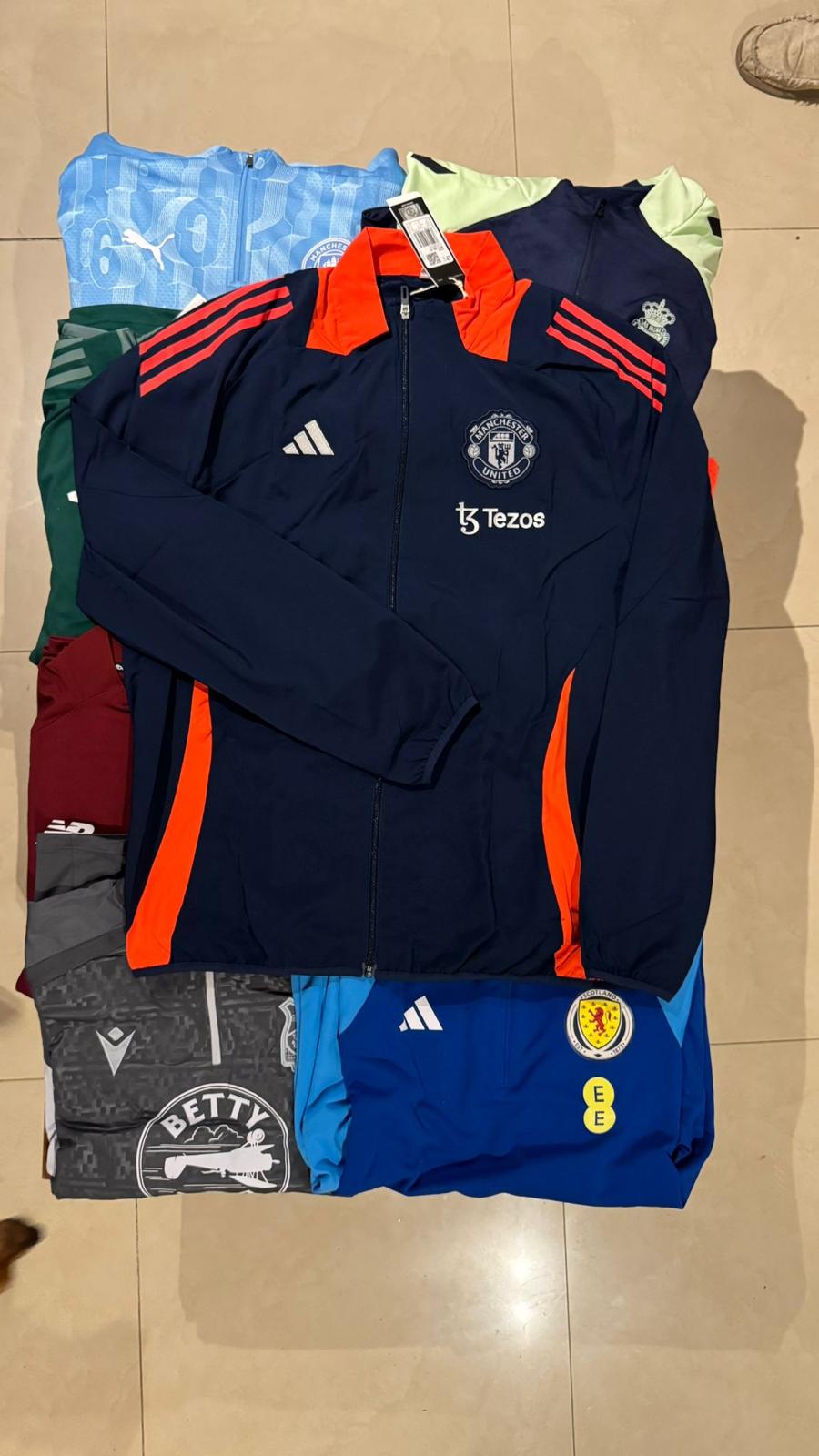 CAMPERA DE NYLON MANCHESTER UNITED – EDICIÓN RED DEVILS XL